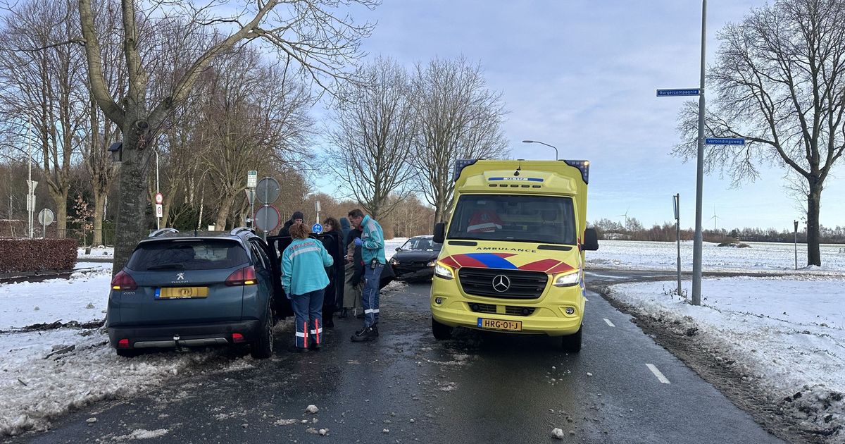 112-nieuws: Aanrijdingen in Wildervank, Borgercompagnie en Bedum • Brand Meerstad is onder controle - RTV Noord