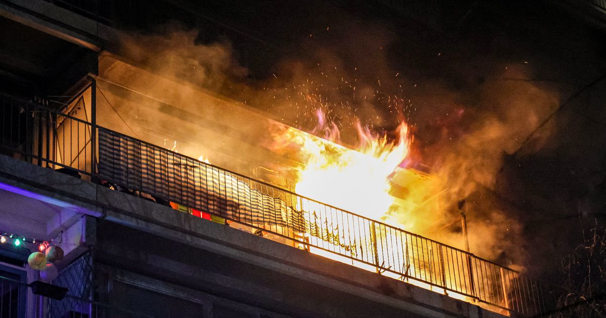 Korte felle brand in flatgebouw Rotterdam-Ommoord - Rijnmond