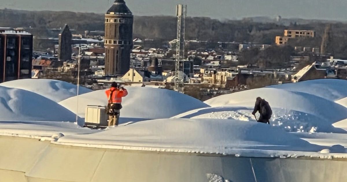 Bollendak veilig, plein nog wel afgesloten voor werk aan het dak