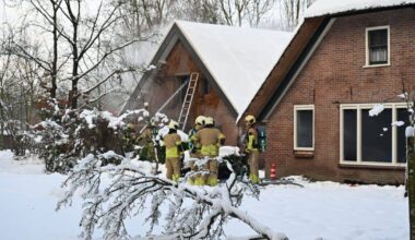 Wiel afgebroken bij botsing • schuurbrand in Vaassen - Omroep Gelderland