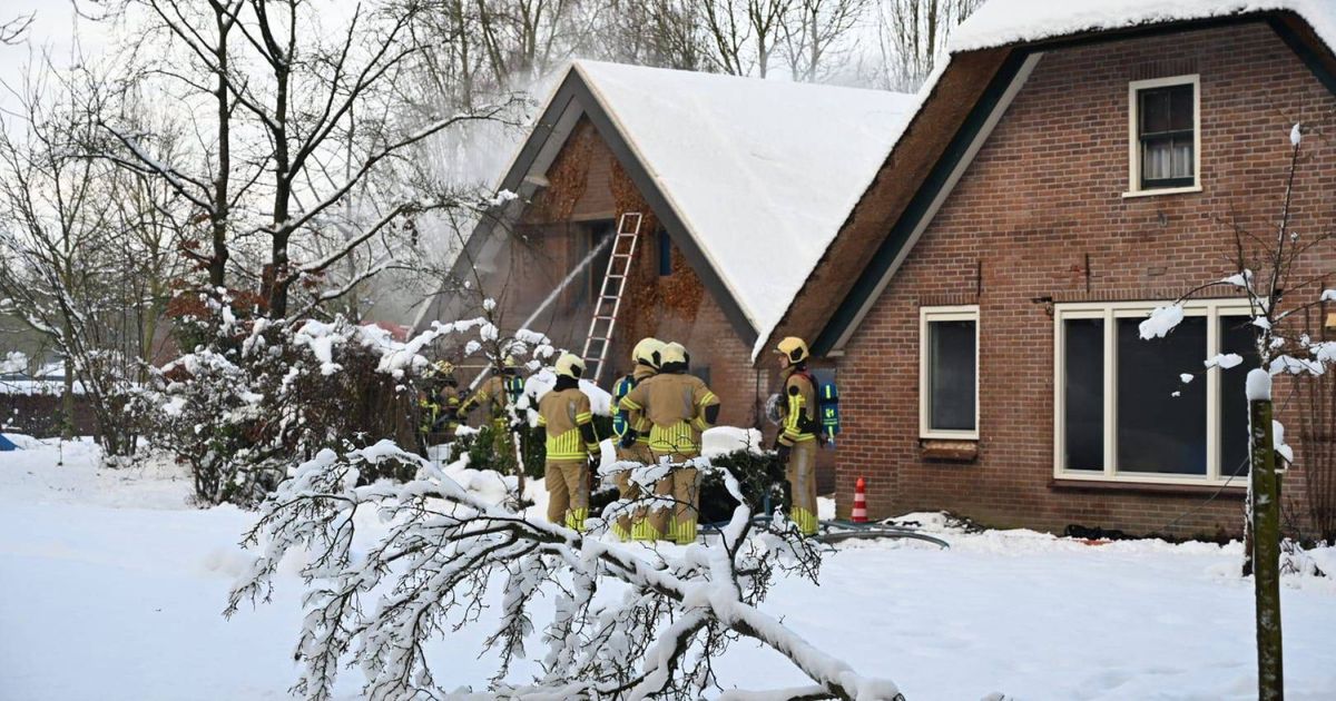 Wiel afgebroken bij botsing • schuurbrand in Vaassen - Omroep Gelderland