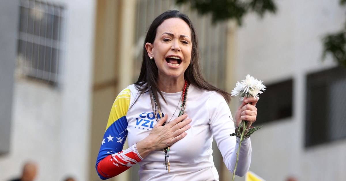 Oppositieleider en Nobelprijswinnaar Machado wil ‘zo snel mogelijk’ terugkeren naar Venezuela