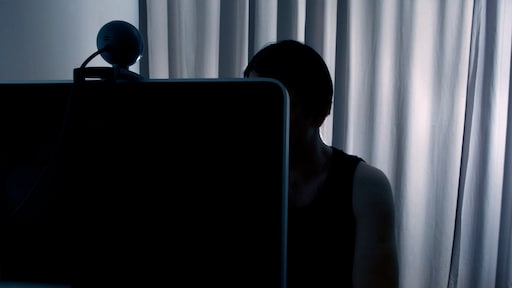 Limburger verdacht van misbruik 150 jonge meisjes via online spel