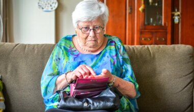 'Experts waarschuwen: AOW-premie kan ouderen hard raken'