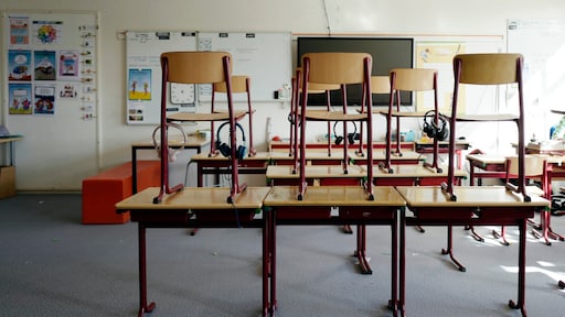 Scholen in noorden morgenochtend dicht om gladheid, zorg gaat door