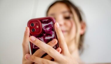 rechter legt meisje (14) contactverbod op na online pesten