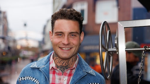 Douwe Bob terug in Nederland na geannuleerde vlucht door winterweer