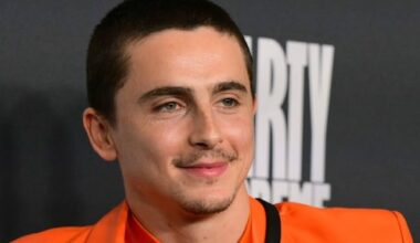 Timothée Chalamet draagt ketting van 30.000 dollar