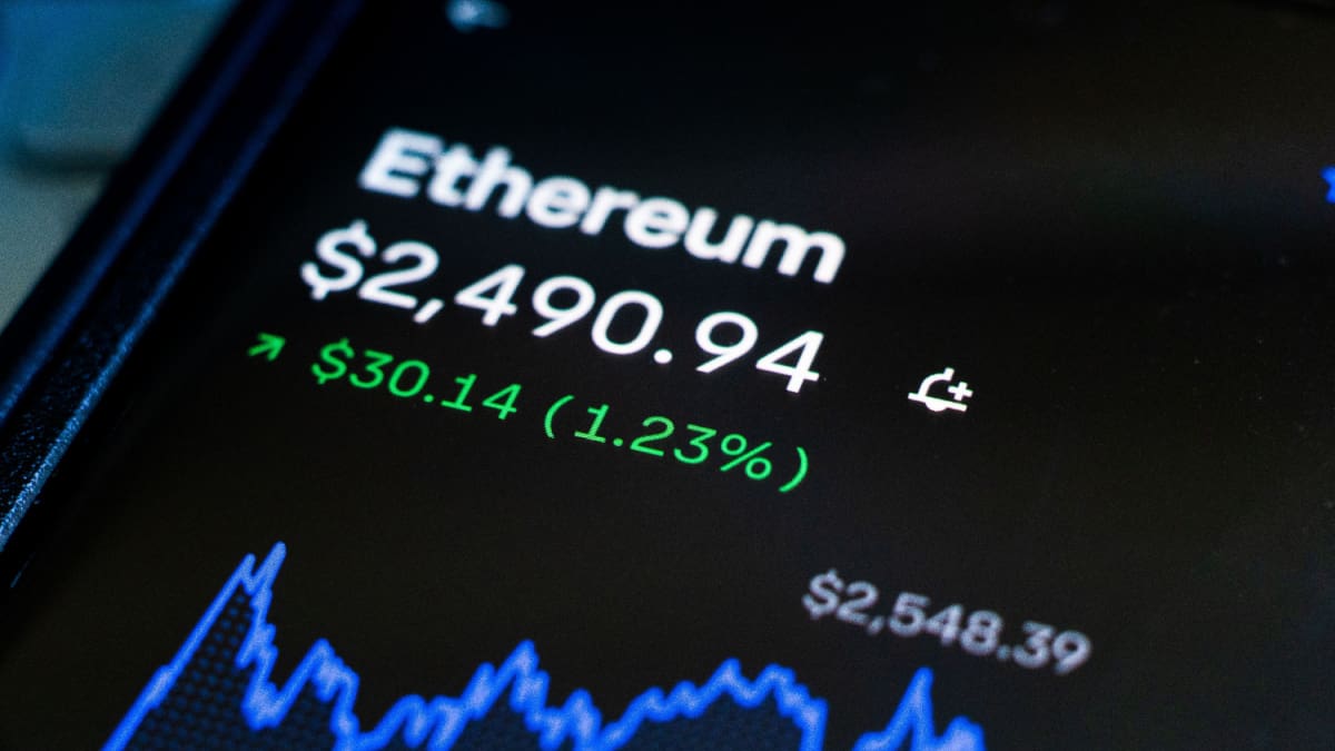 Waarom beleggers nu massaal hun Ethereum vastzetten voor 2026