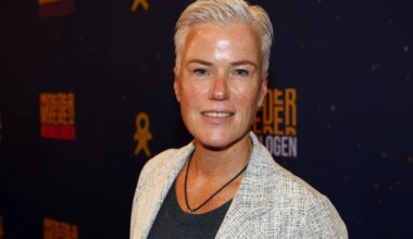 Zien: Ellie Lust showt bikinibody