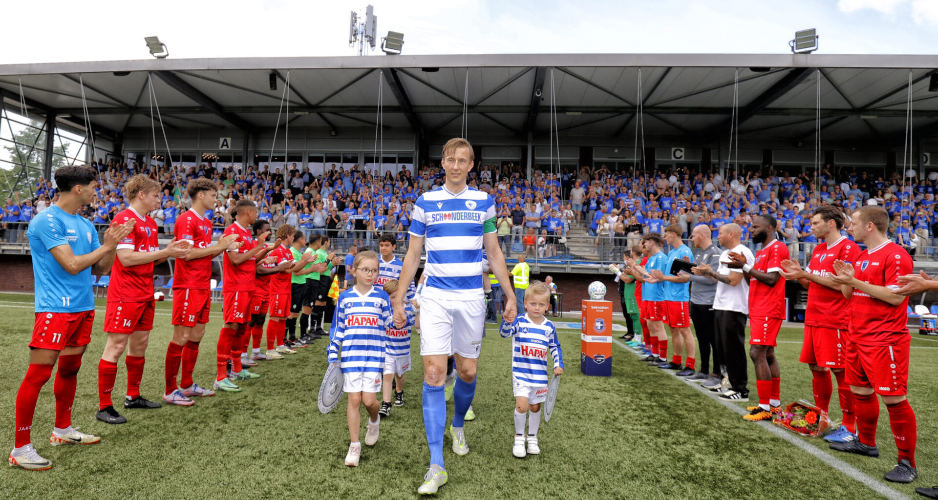 Topscorer, kampioen en bekerheld Floris van der Linden en Spakenburg gaan uit elkaar