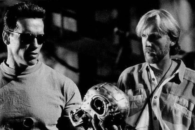 James Cameron waarschuwde vóór Terminator al voor AI: “Nu is het écht menens”