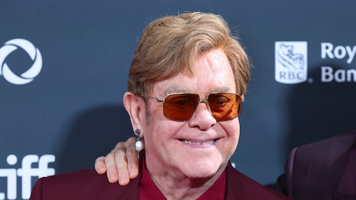 Elton John deelt zeldzame foto met zijn twee zonen: 'Ze worden echt groot'