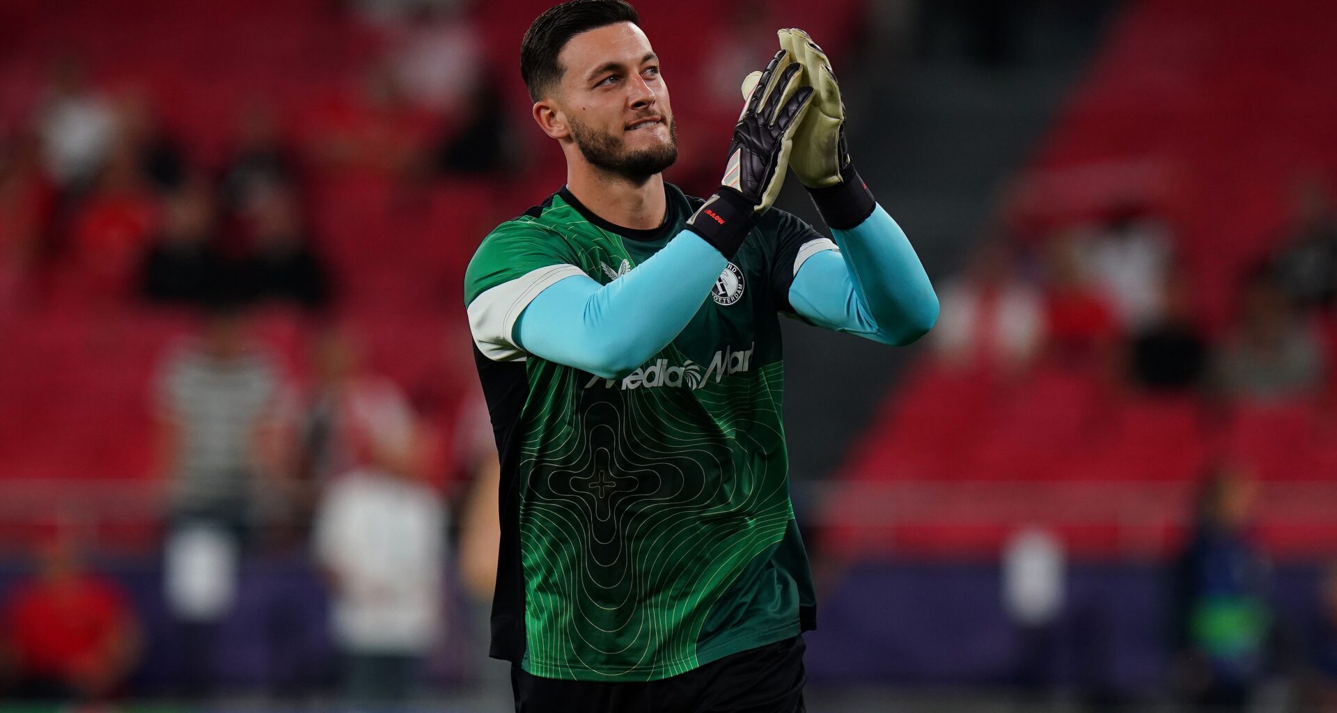 Justin Bijlow gaat Feyenoord verlaten: doelman ondergaat maandagavond al medische keuring