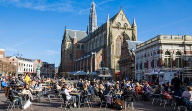 Baas die privé-appjes las, moet ex-werknemers elk 2000 euro betalen