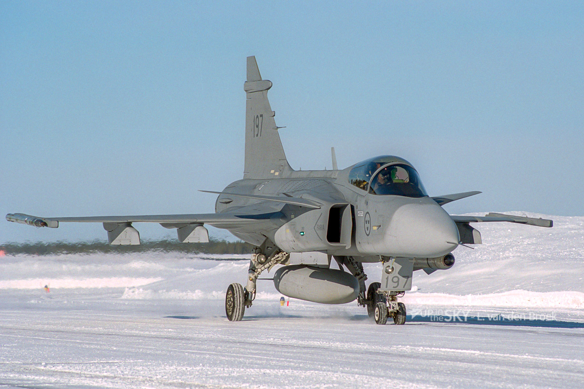 Zo gaan Scandinavische luchtmachten om met sneeuw