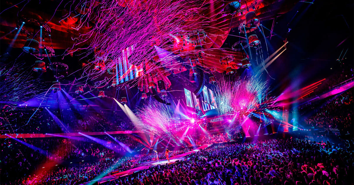 Luister live naar De Vrienden van Amstel LIVE op Radio 538 🍻