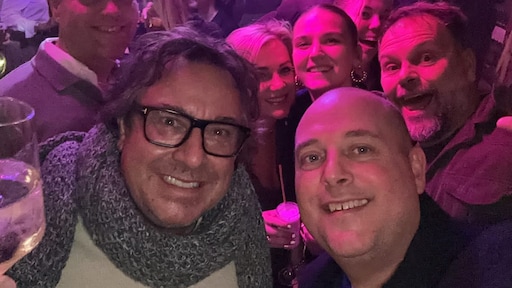 Marco Borsato zingt mee met eigen nummers tijdens avond uit: 'Het was genieten'