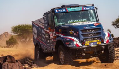 Van den Brink verliest titanenstrijd van Macik, Nederlandse etappewinnaar valt uit in Dakar