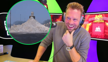 Peter bouwt de grootste sneeuwpop van Nederland! ☃️