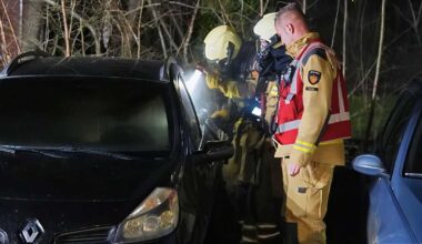 Auto in brand gestoken in Assen