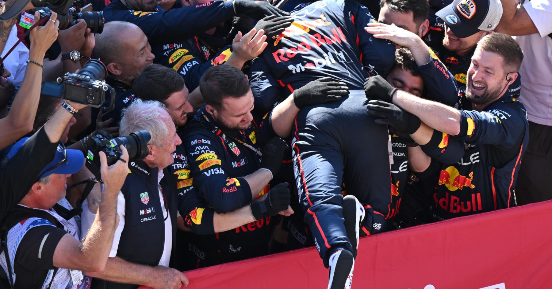 Hill en Herbert verwonderen zich over Red Bull en Verstappen: "Zijn niet geïmplodeerd"