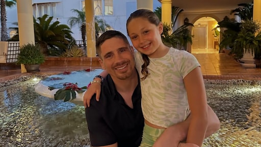 Rico Verhoeven zet jarige dochter Jazzy in het zonnetje: 'Papa houdt van je'