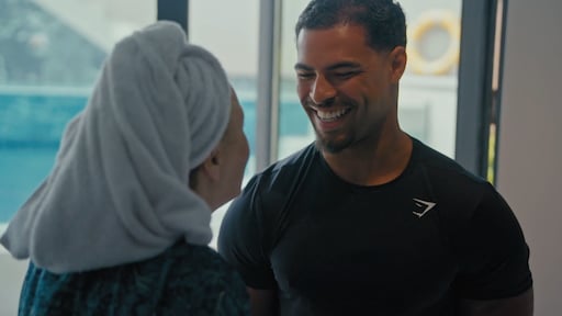 'Zal ik m'n badjas uitdoen?'