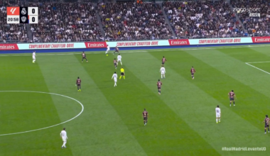 Twee spelers van Real Madrid worden bij elk balcontact massaal uitgefloten door eigen fans