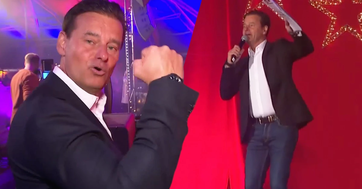 Wilfred Genee geniet zichtbaar tijdens het NK Karaoke: 'Ik vind het zo geweldig!'