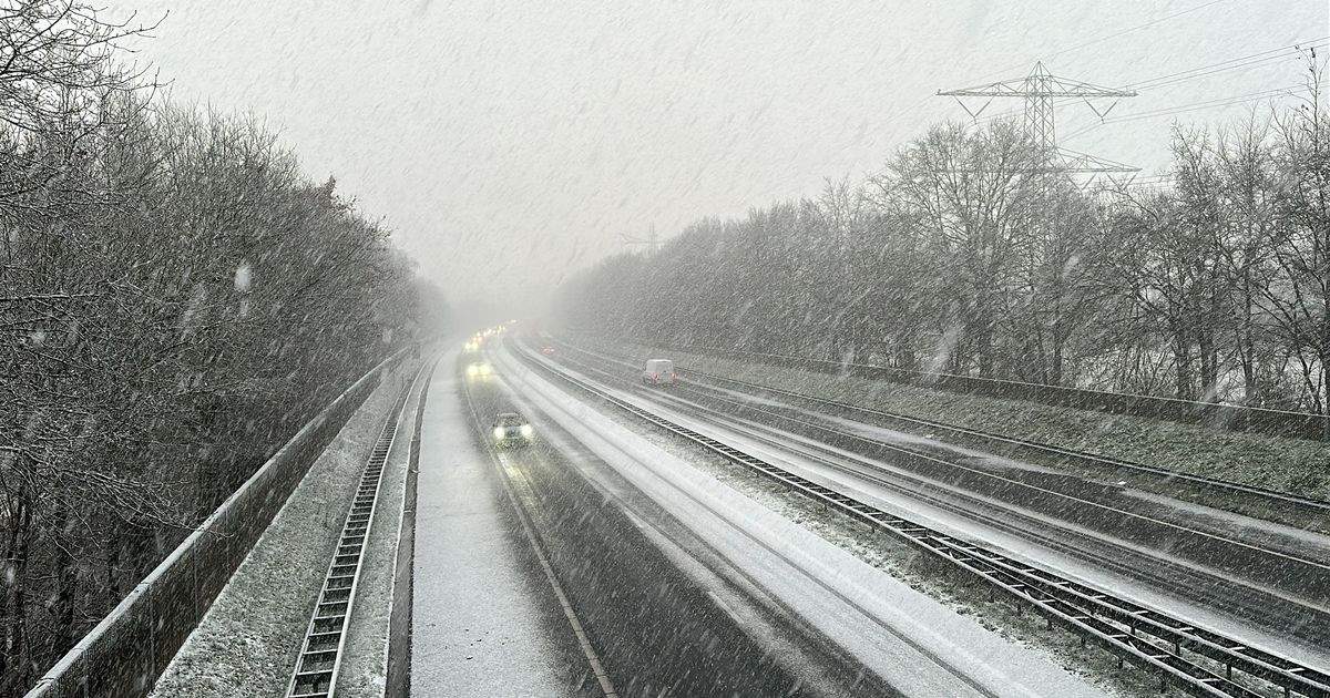 Waarschuwing voor gladheid op wegen door sneeuw en bevriezing