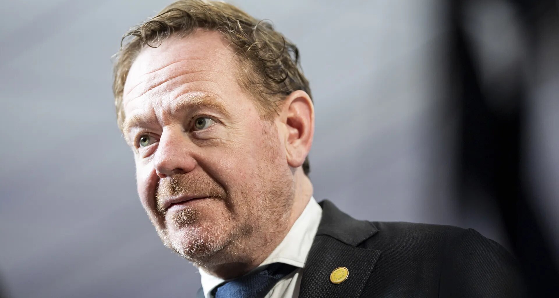 Van Weel (VVD) leest in Fabeltjeskrant dat alles nog prima okidoki functioneert in de VS - Joop