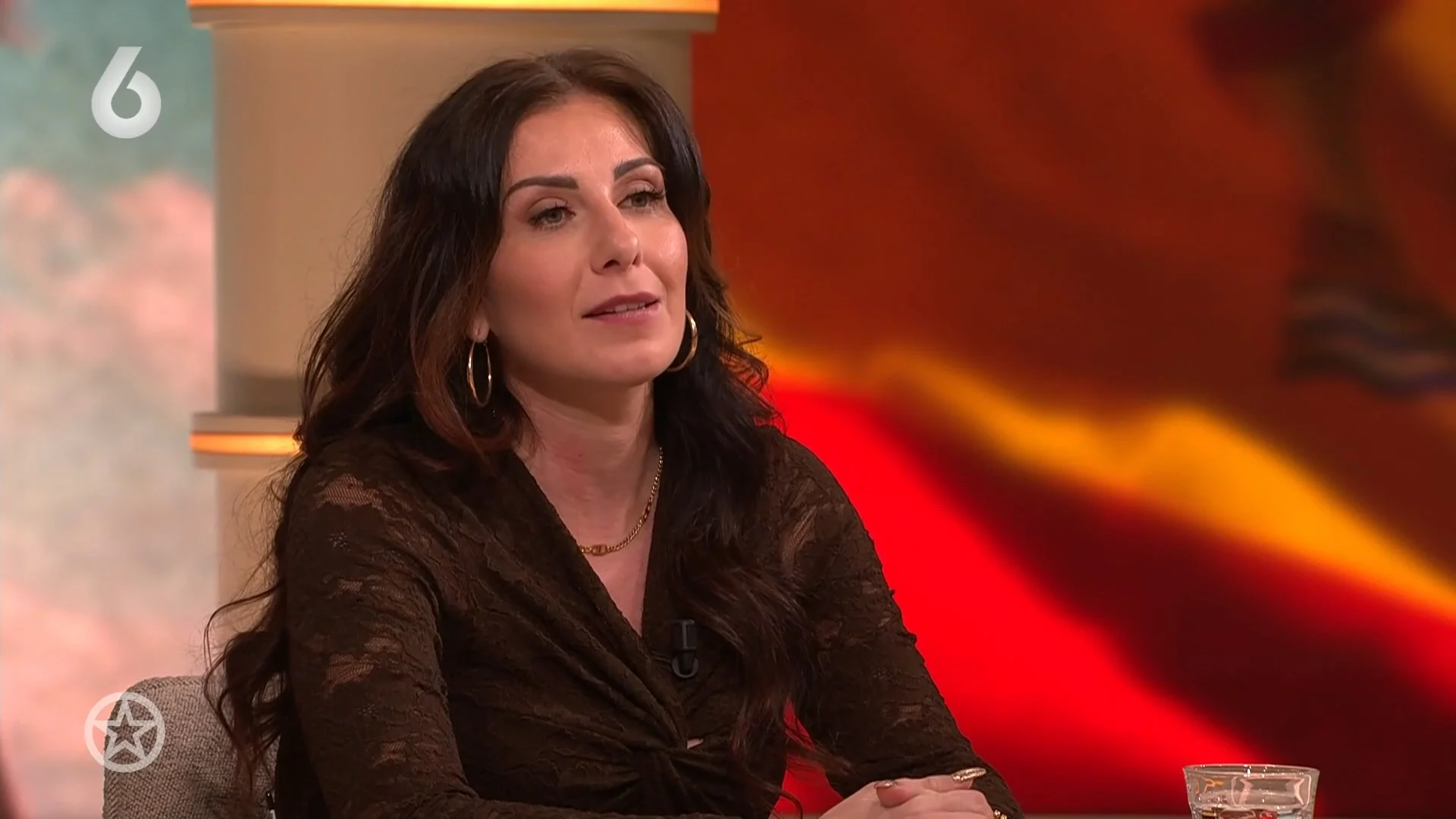 Antine doet opmerkelijke uitspraken over Monique: 'Ze heeft psychische problemen'