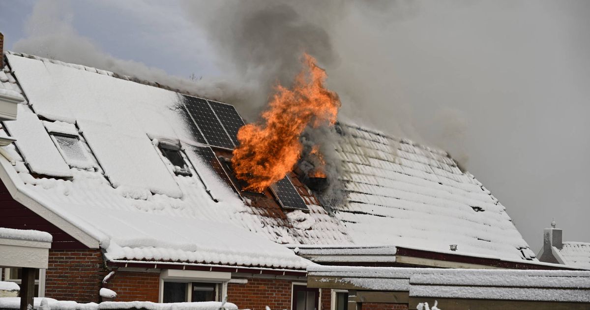 112-nieuws: Woningbrand in Godlinze • Hele dag geen sneltreinen tussen Groningen en Leeuwarden