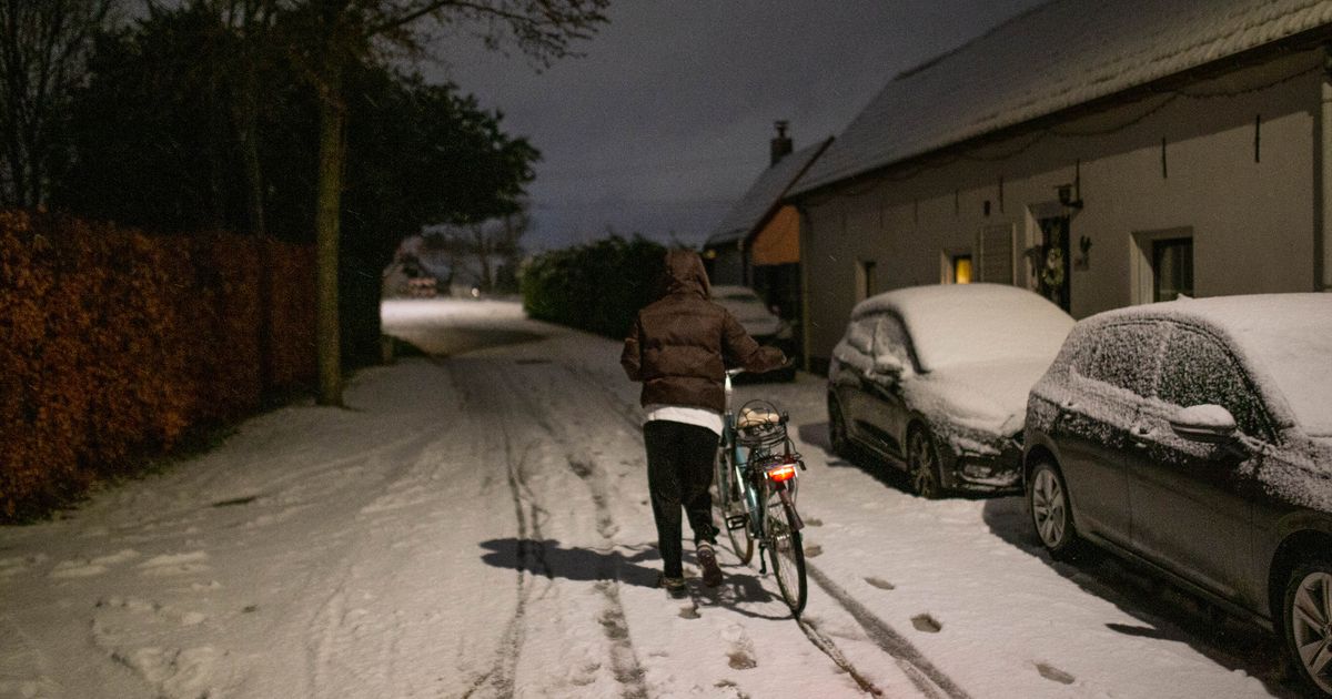 Code geel blijft gelden tot dinsdag vanwege gladheid - RTV Utrecht