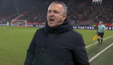 John van den Brom is boos na beslissing VAR