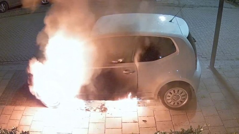 Overzicht autobranden jaarwisseling Noord-Holland en geweld tegen politie