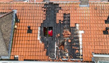 De schade na de woningbrand is groot (foto: Bart Meesters/Persbureau Heitink).