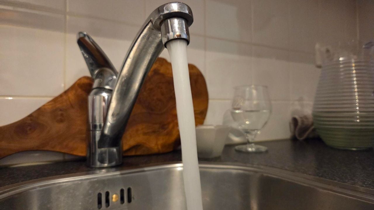 De ijskoude kraan in het appartement van Bonnie en haar man