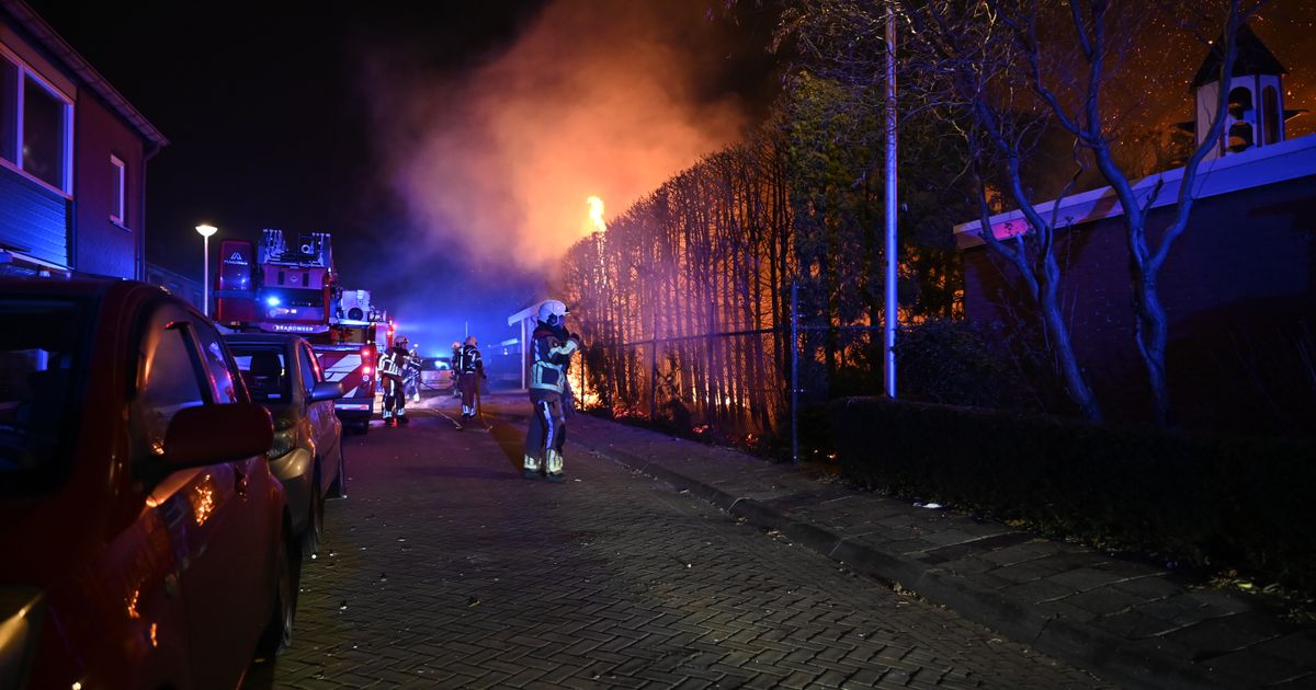 LIVE | Het is 2026, Overijssel viert de jaarwisseling • Vuurwerkschade in Enschede zichtbaar - RTV Oost