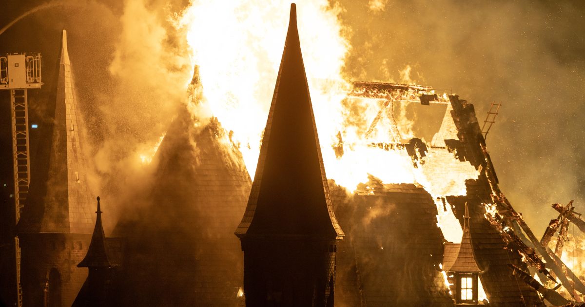 Vondelkerk van Roermondse architect Pierre Cuypers door brand verwoest - L1 Nieuws