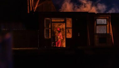 112-nieuws: Brand in leegstaande boerderij Lutjegast • Dijkdoorgangen Delfzijl gaan weer open na sluiting