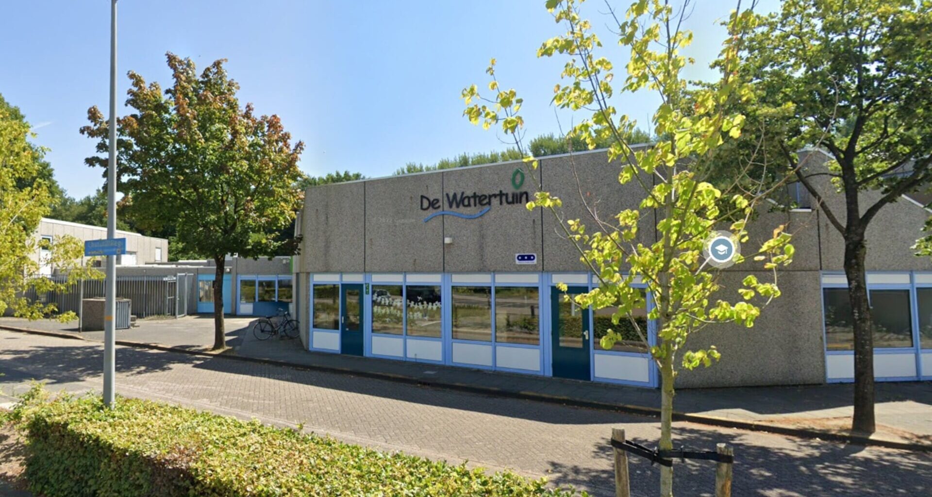 Eerdere werkgever doet aangifte tegen voormalig schooldirecteur - Almere DEZE WEEK