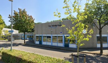 Eerdere werkgever doet aangifte tegen voormalig schooldirecteur - Almere DEZE WEEK