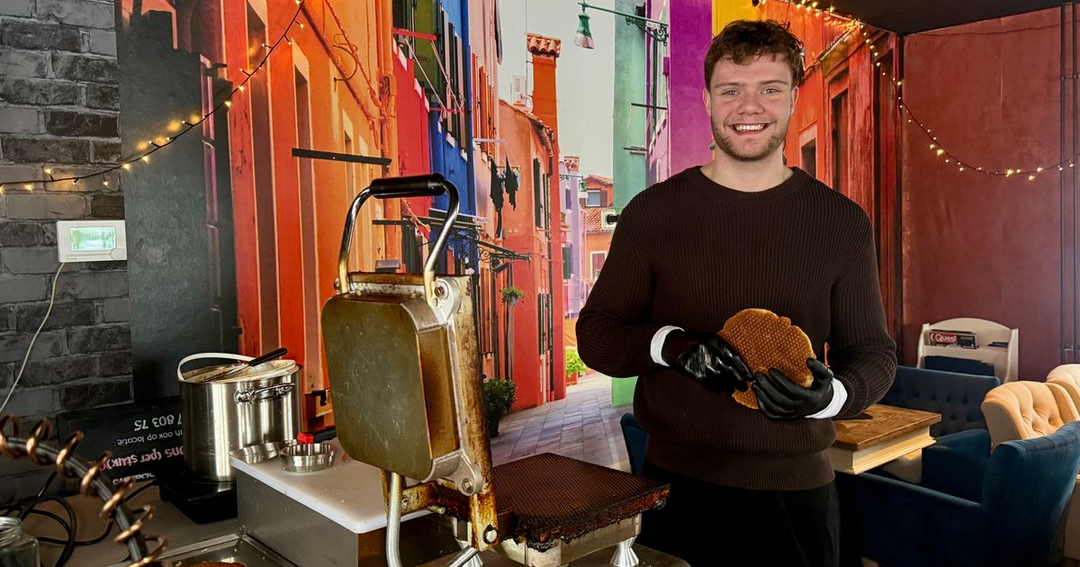 Elzano (19) verdient zijn geld met stroopwafels bakken: ‘Ik mag ze zelf niet eten’