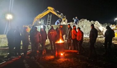 Grootste sneeuwpop staat morgen weer in Espelo: 'Niet uit rivaliteit maar uit trots'