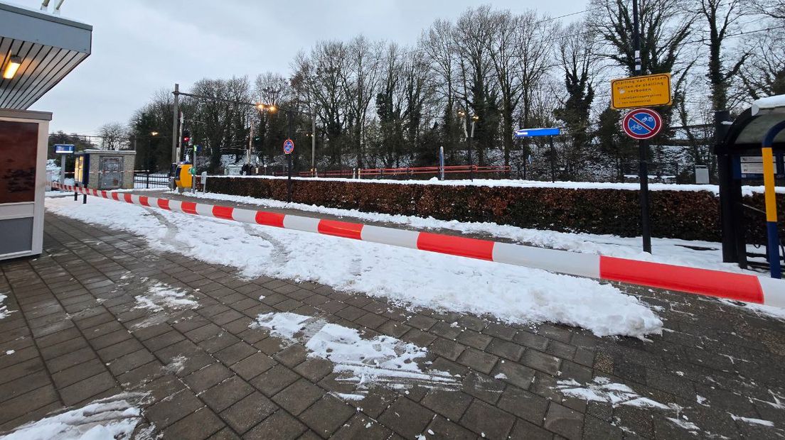 Station Borne afgezet voor onderzoek.