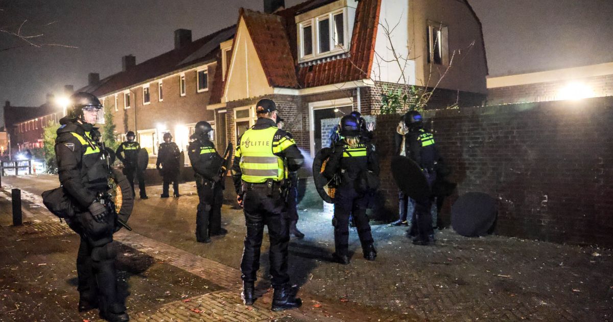 Meerdere arrestaties in Amersfoort tijdens onrustige jaarwisseling - RTV Utrecht