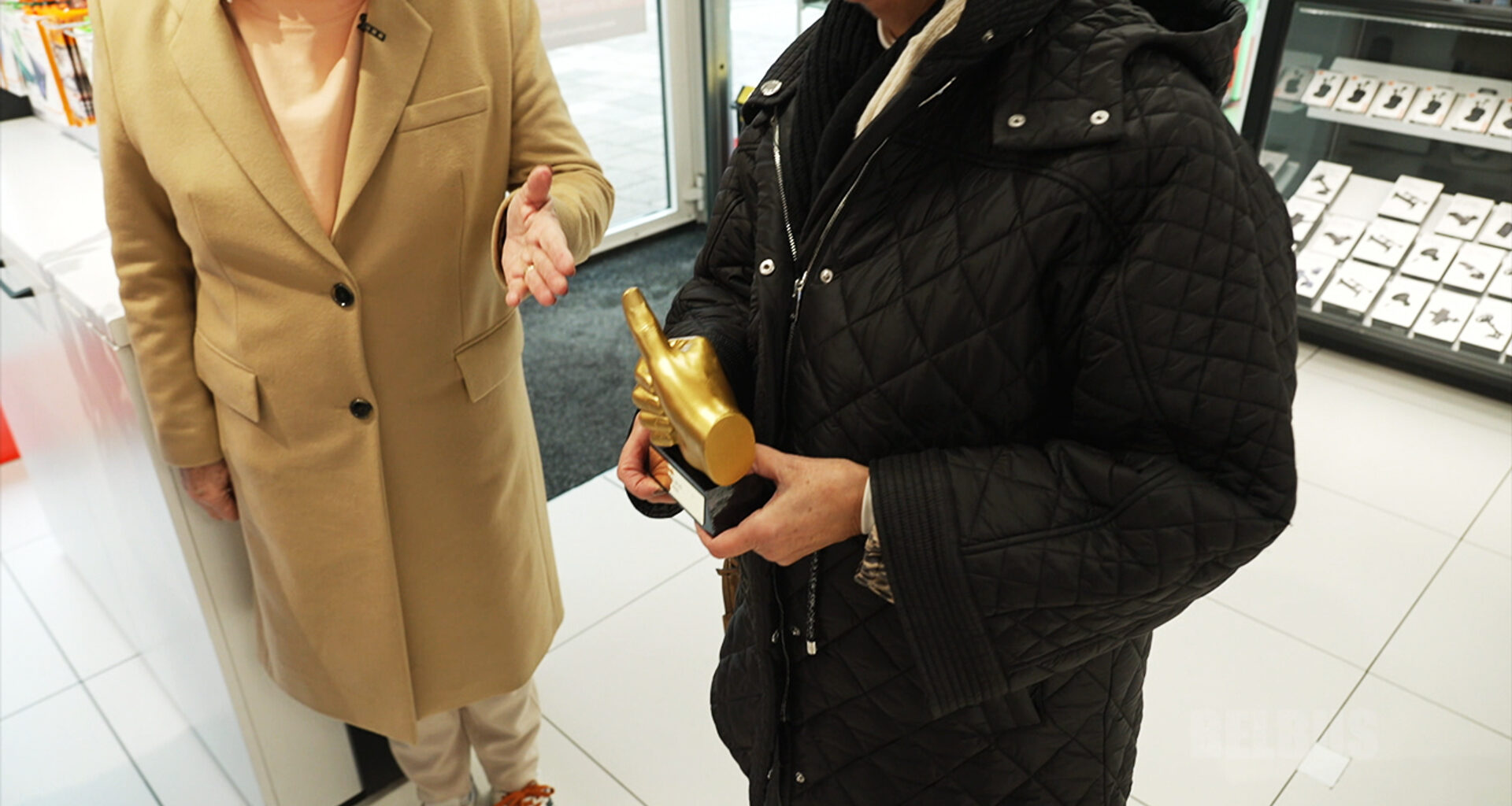 Kijk Kassa’s Belbus Special met de uitreiking van de Gouden Belbusduim! - Kassa