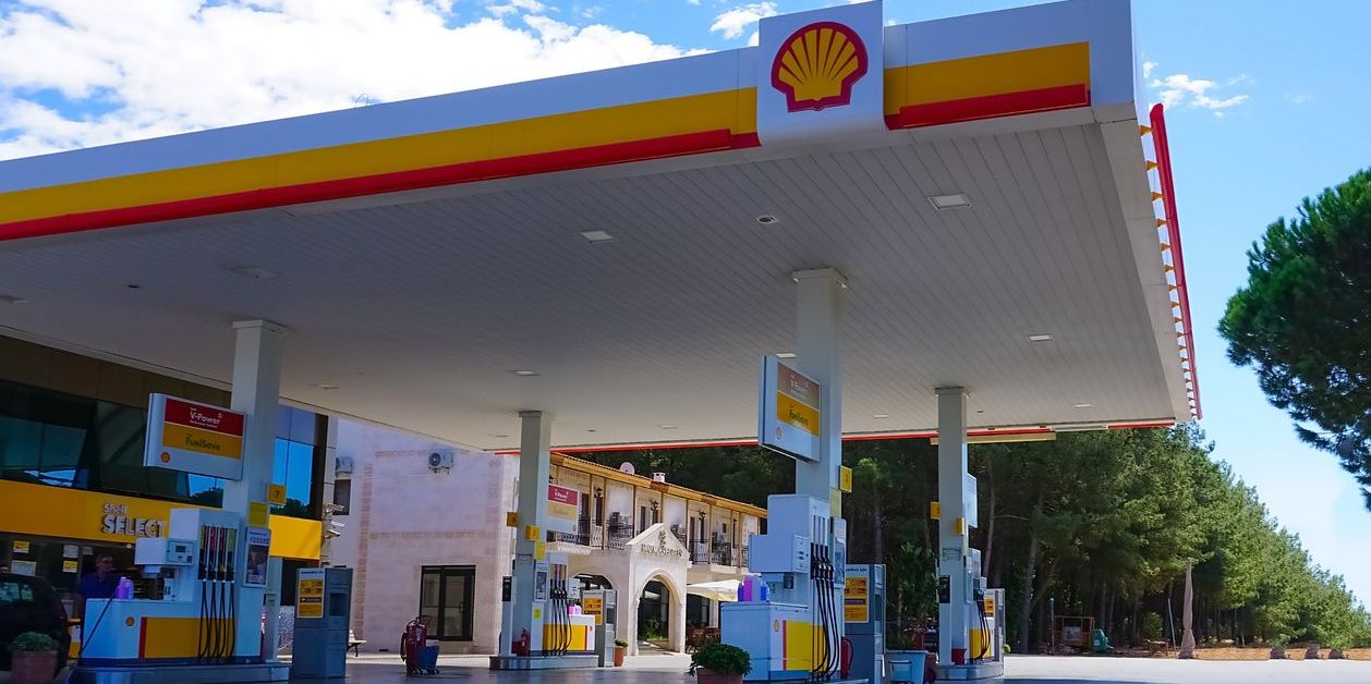 AEX opent lager, Trump speelt met defensie-aandelen en wat heeft Shell te zeggen?